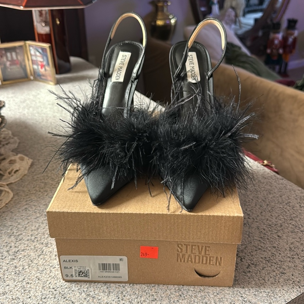 Steve Madden Alexis Feather sling back heels